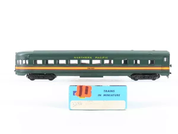 HO Scale Athearn 1836 NP Northern Pacific Obs Passenger Car #3246