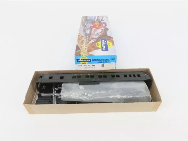 HO Scale Athearn 2475 WP Western Pacific STD Pullman Passenger Car #204 Kit